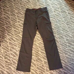 Men's Wrangler All Terrain Gear Pants Sized 30x30 Olive Green